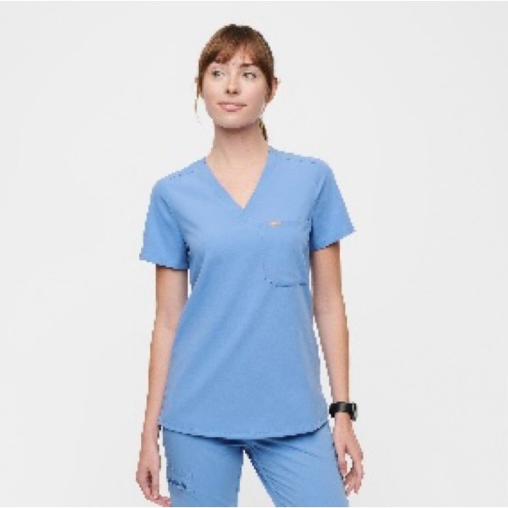 Figs Sky Blue Women's Short Sleeve V-Neck Top and jogger bottoms